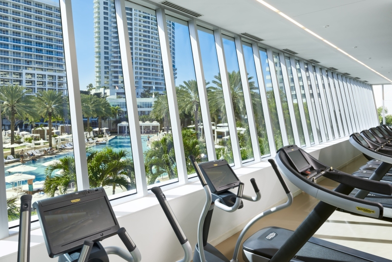 Gym-Treadmills_View-of-poolscape